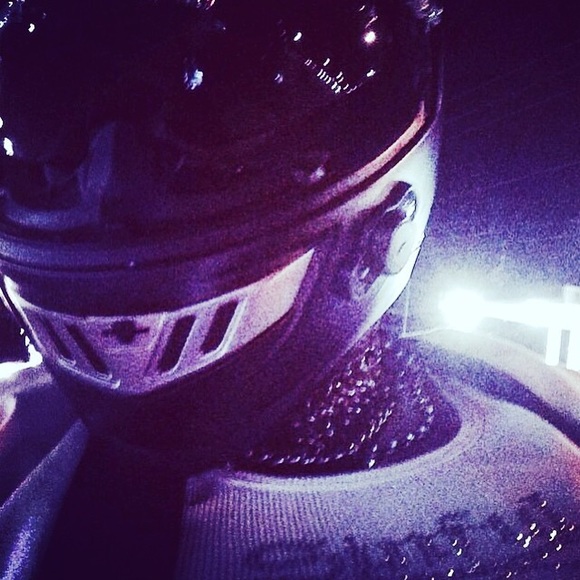 MEET your POSHER @kathyriaali 💃🏽♥️💃🏽♥️💃🏽♥️ - Picture 2 of 8